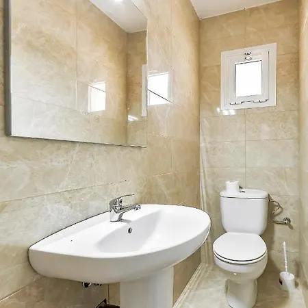 Yellow 3 Bedroom Large For 10 Guests Costa Adeje (Tenerife)