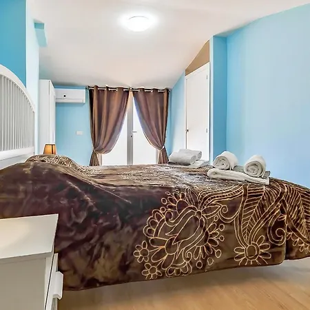 Apartment Yellow 3 Bedroom Large For 10 Guests Costa Adeje (Tenerife)