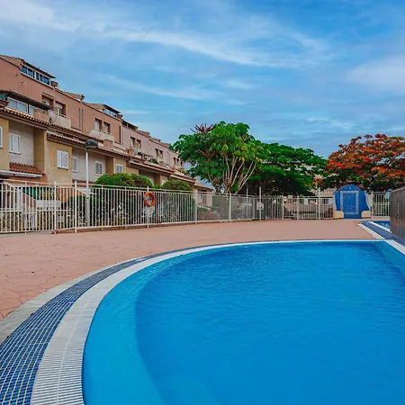 Yellow 3 Bedroom Large For 10 Guests Apartamento